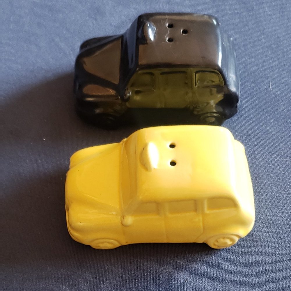 Two's Company Ceramic Taxi Salt & Pepper Shakers New in Package Yellow Black
